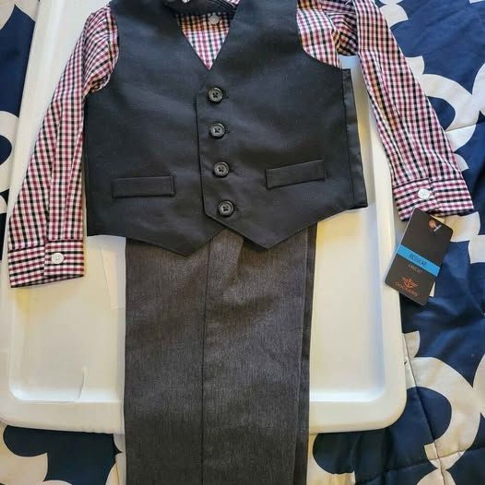 Dockers Infant Boys 4PC Dress Outfit 24M Plaid Shirt Bow Tie Vest Pants Set New